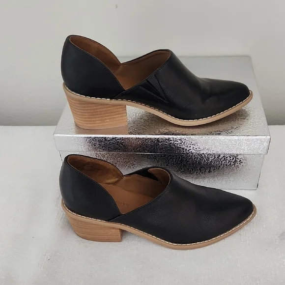 CYNTHIA ROWLEY SIZE 9 Elegant Black Leather Women's Shoes - Picture 1 of 12